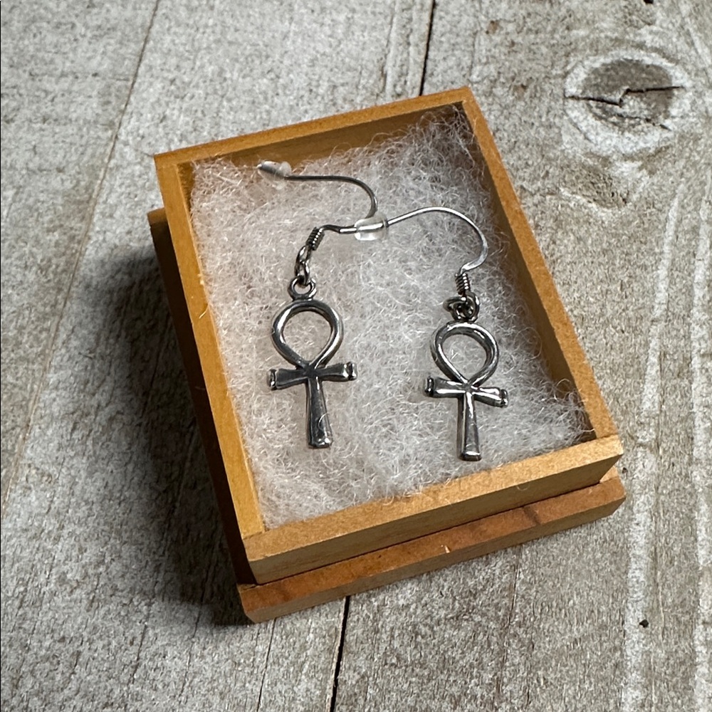 14k gold 925 sterling silver great shape Ankh Egyptian key of life earrings